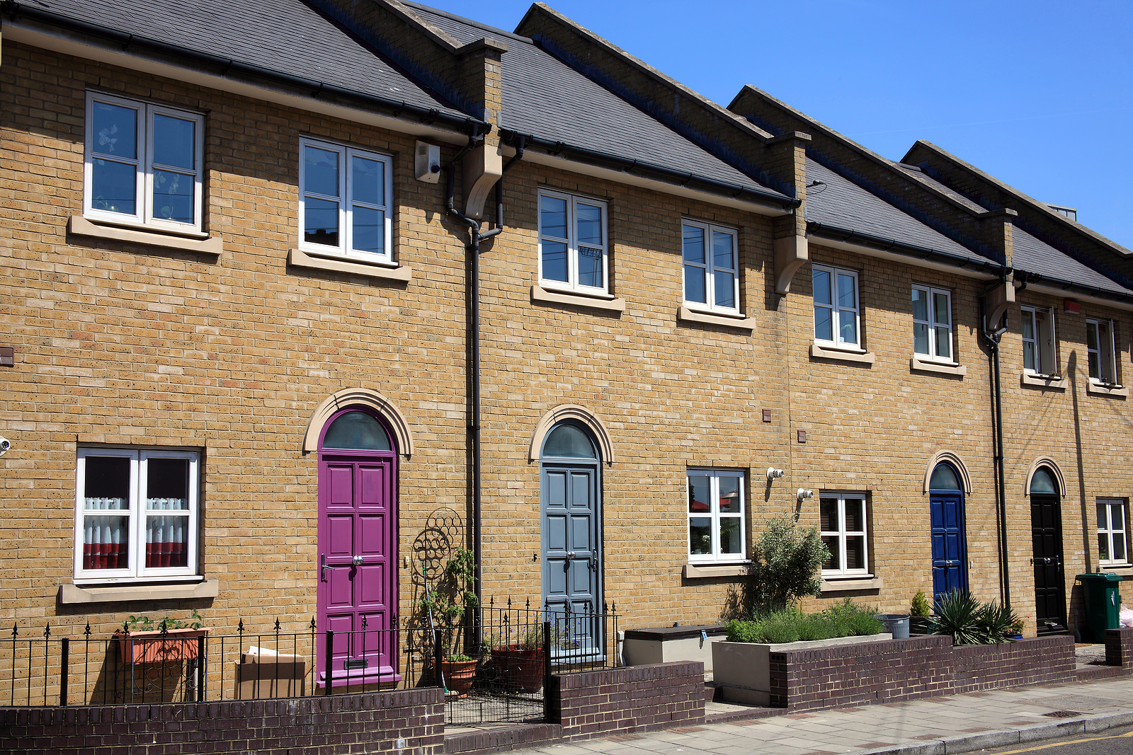 estate agents hackney central - new terraced houses in Docklands