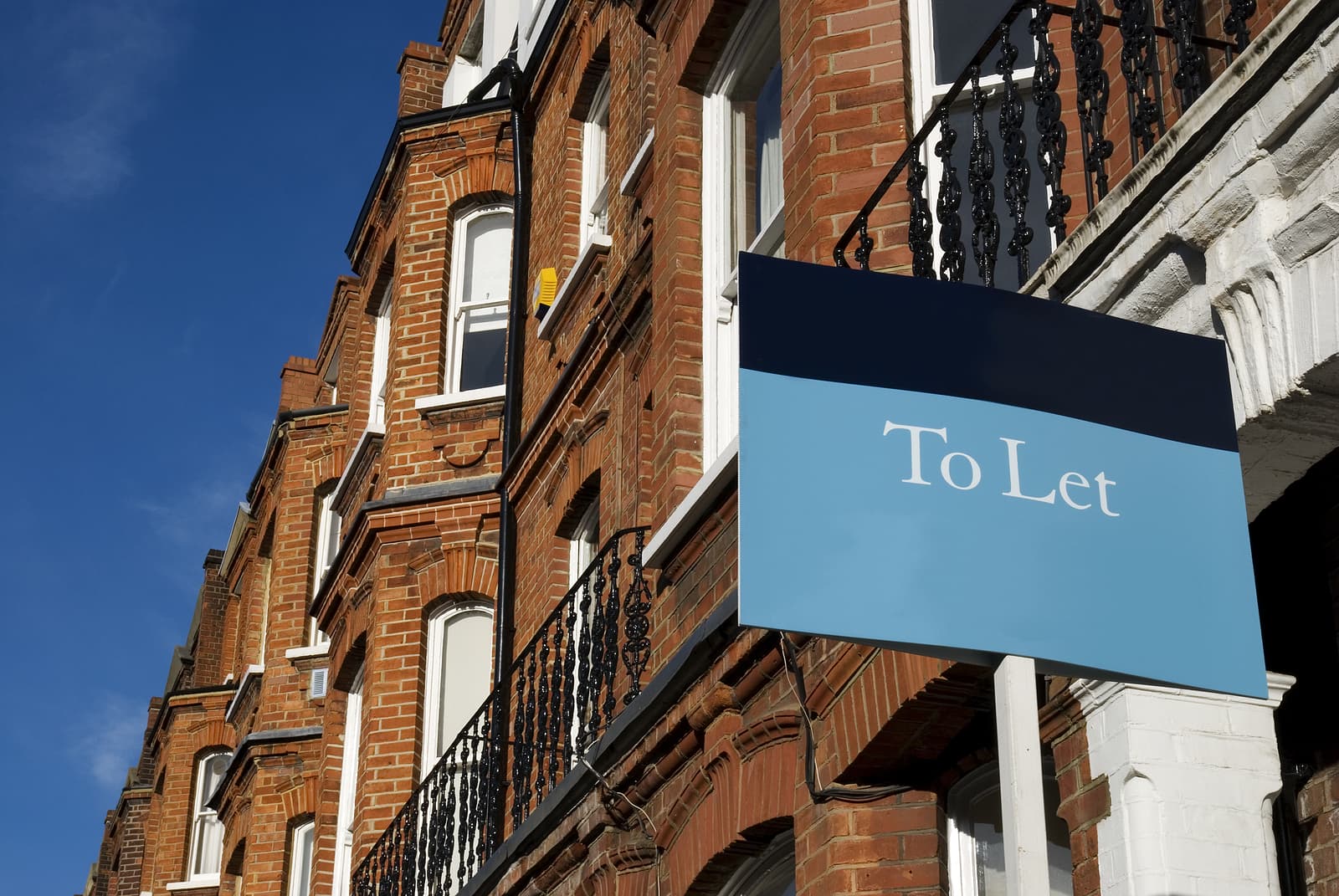 estate agent islington - Townhouses with To Let sign